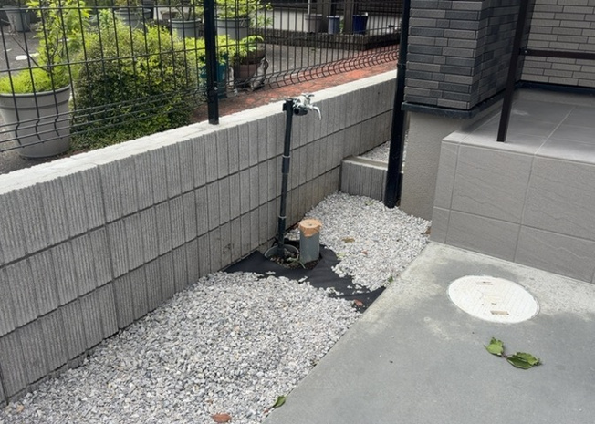 【設備】 | 敷地内には、散水栓や立水栓があります。水道水を直接利用できるため、水を運ぶ手間を省くことが出来ます。大量の水を必要とする洗車作業や清掃などに役立ちます。その他設備とあわせて、現地でご確認ください。