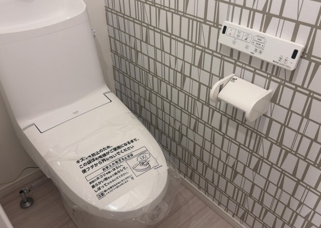 【トイレ】 | トイレは大きさや形、機能、抗菌性などが異なる多種多彩なタイプが各メーカーから出ています。それぞれに良さがあるため、事前にどういったタイプのトイレがいいのかをご家庭内で決めて、内見に行くといいでしょう。