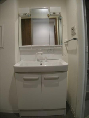 【独立洗面台】 | ラ・メゾン イグレック | 独立洗面化粧台が付いています