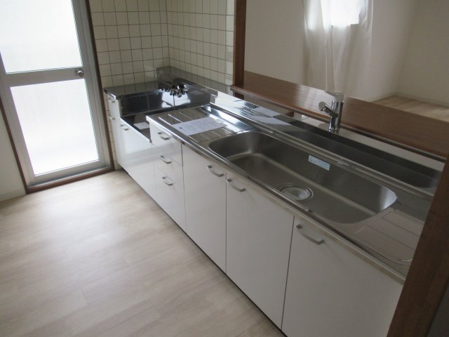 ルゼフィール井吹台　３ＬＤＫのキッチン|きれいなキッチンです