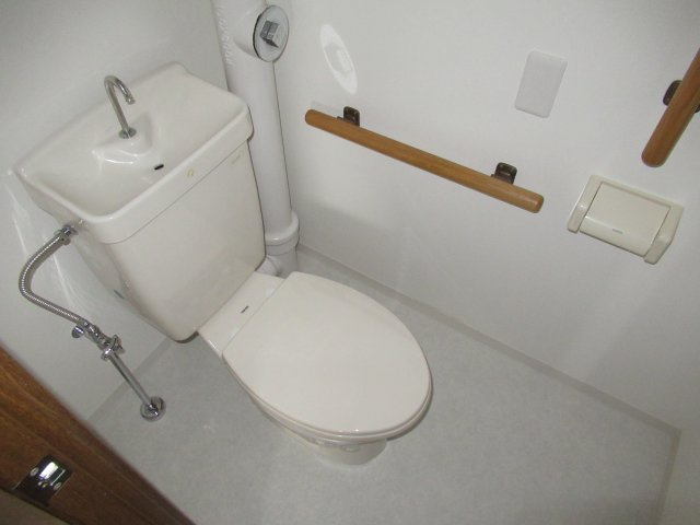 ルゼフィール井吹台　３ＬＤＫのトイレ|トイレもきれいです