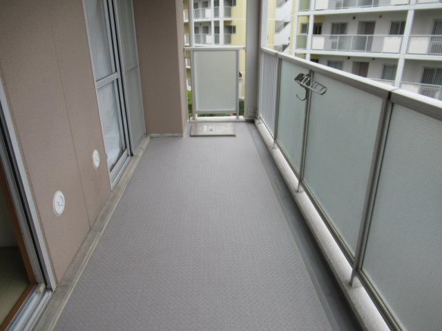 ルゼフィール井吹台　３ＬＤＫのバルコニー|落ち着いた時間を過ごせるバルコニーです