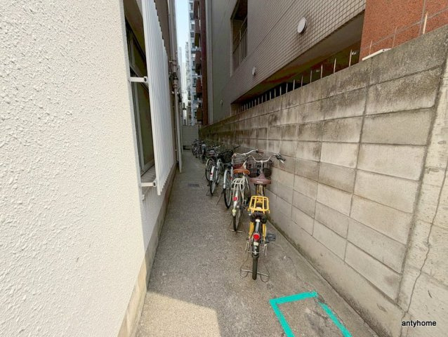 エクセルハイム川富　仲介手数料無料の駐車場