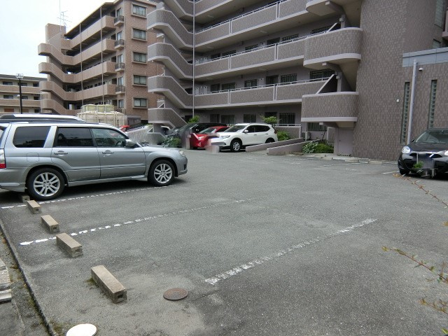 ラルクアンシエルの駐車場