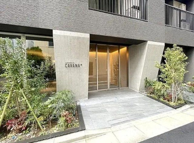 【エントランス】 | CAVANA+ SHINTOMICHO（カバナプラス新富町）