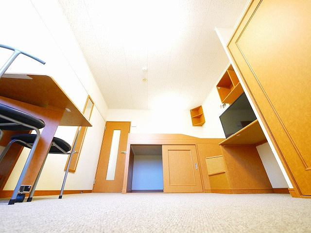 レオパレスリヴェールの内装|明るい室内です