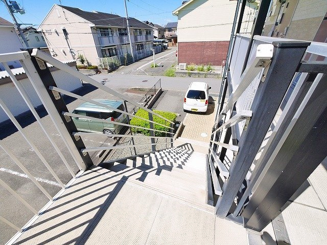 レオパレスリヴェールのその他共用部分|共有の階段です