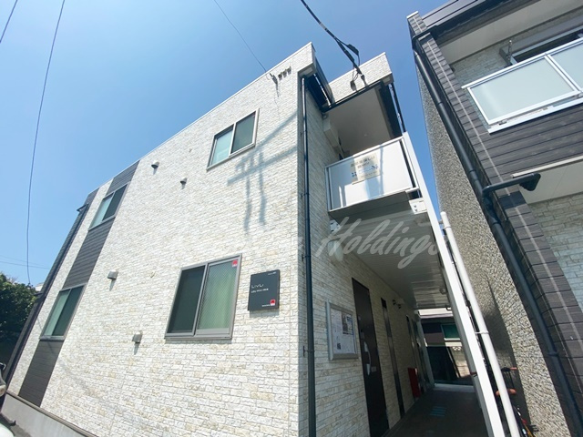 茅ヶ崎市中海岸４丁目のアパートの外観|清潔感のある入口♪