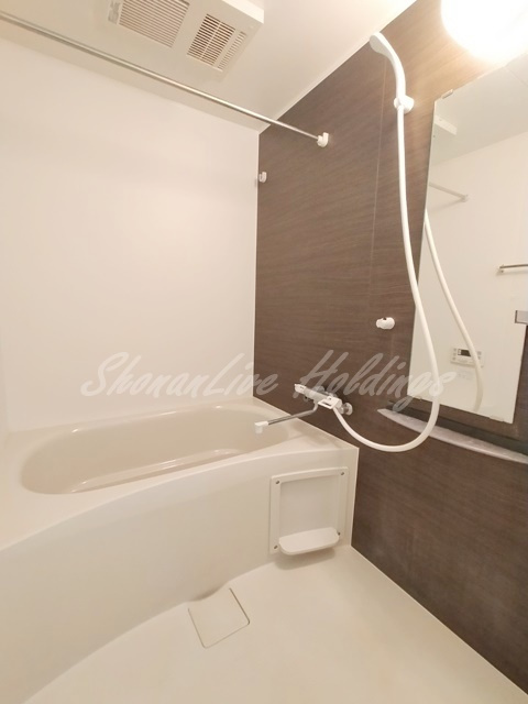 茅ヶ崎市中海岸４丁目のアパートの浴室