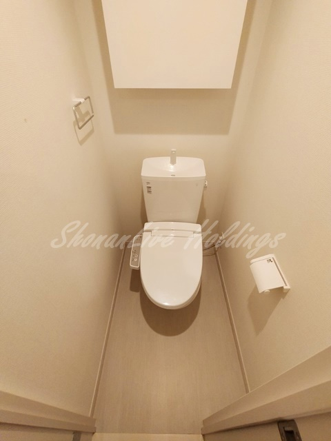 茅ヶ崎市中海岸４丁目のアパートのトイレ|清潔感のあるトイレです