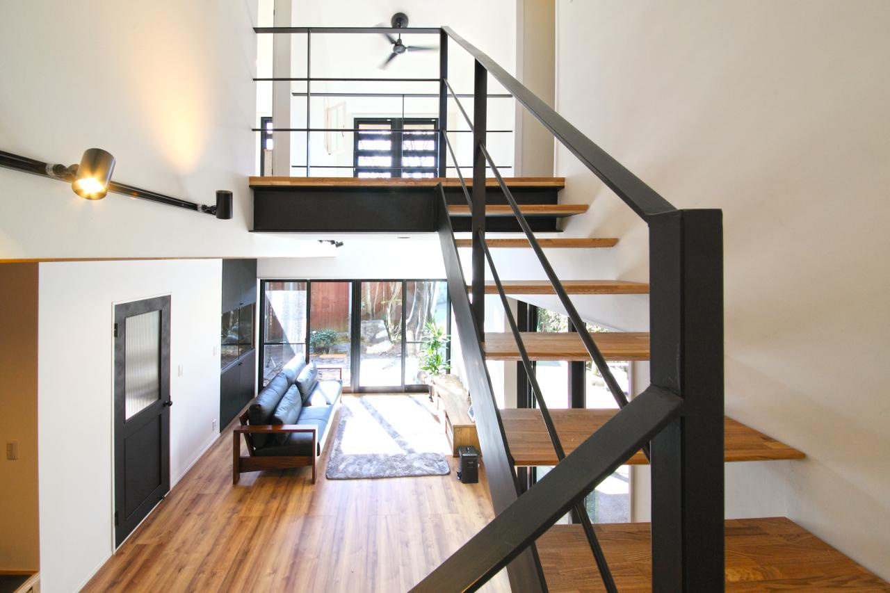 若草南町　中古戸建　（デザイナーズ住宅）のその他|リビング階段