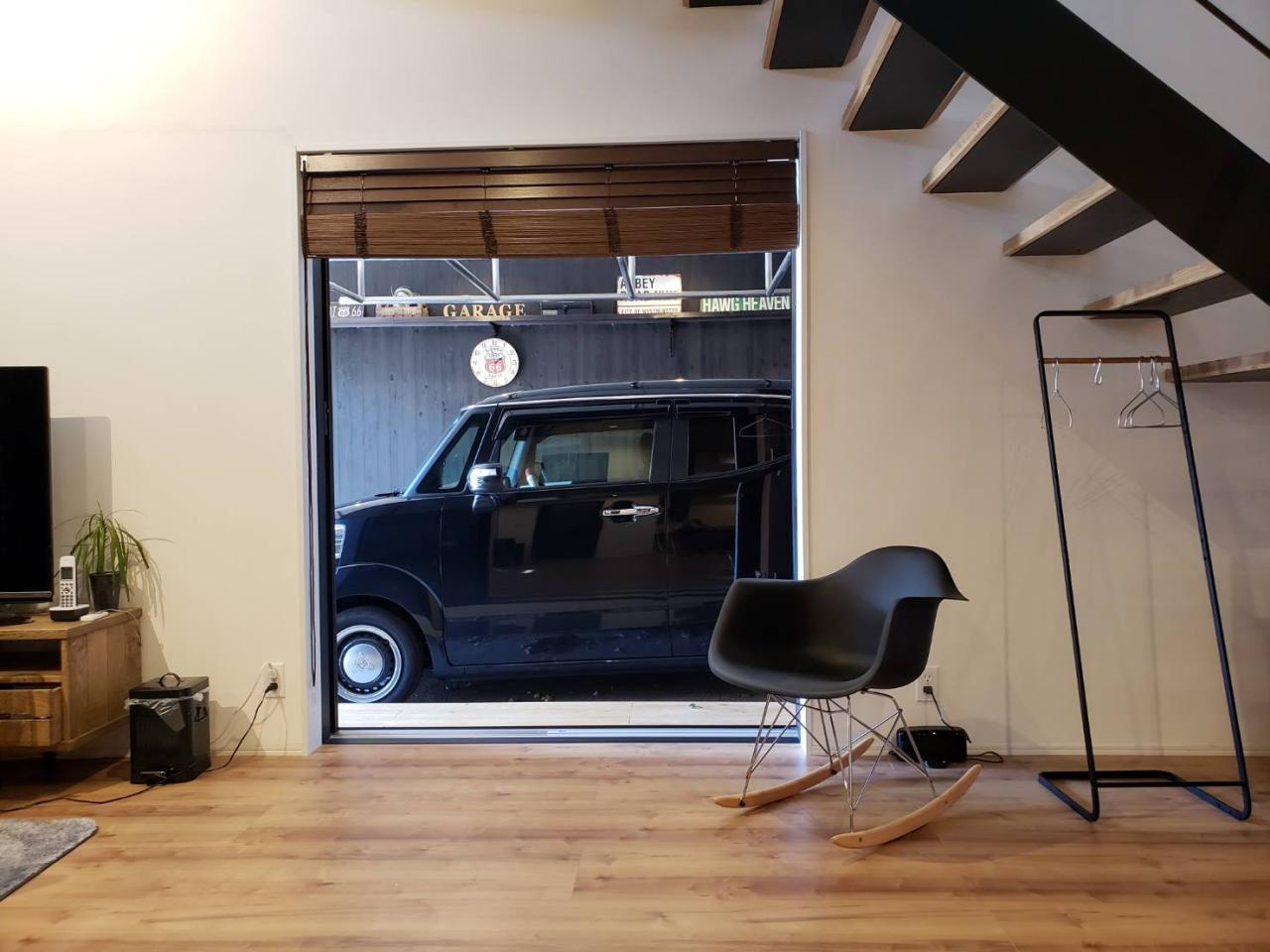 若草南町　中古戸建　（デザイナーズ住宅）の居間・リビング|SLDK　22.2帖