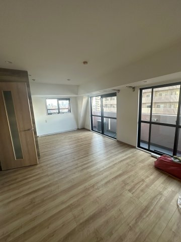 【居間・リビング】 | ハイネスロワイヤル