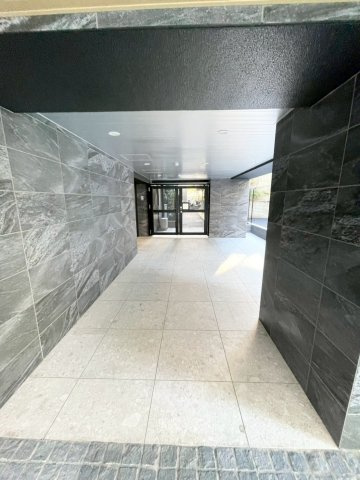 LEXE横濱関内のエントランス|LEXE横濱関内 