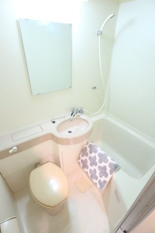 ＫＮマンションの浴室|404号室の写真を使用しています。