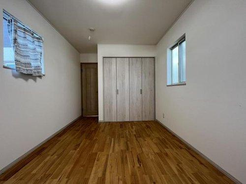 半田市平地町3丁目の洋室|洋室6.5帖　3面採光♪