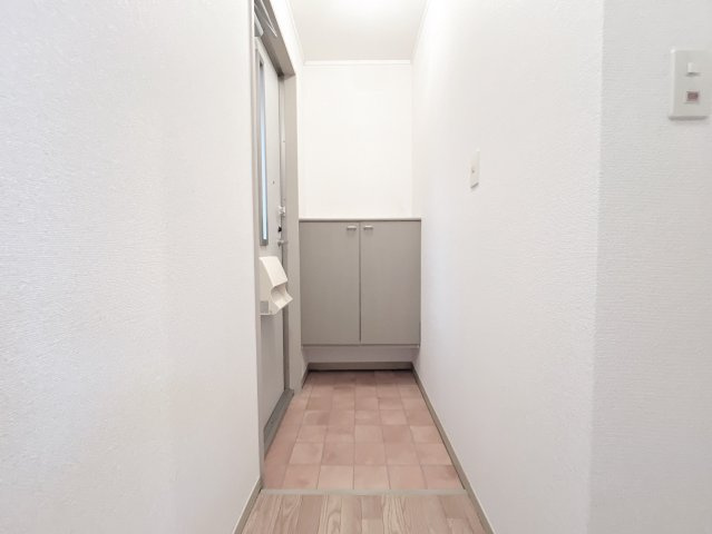 セジュール下長の玄関