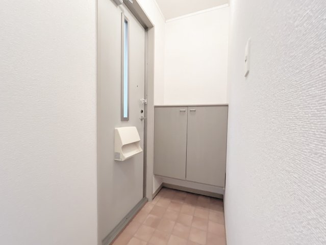 セジュール下長の玄関