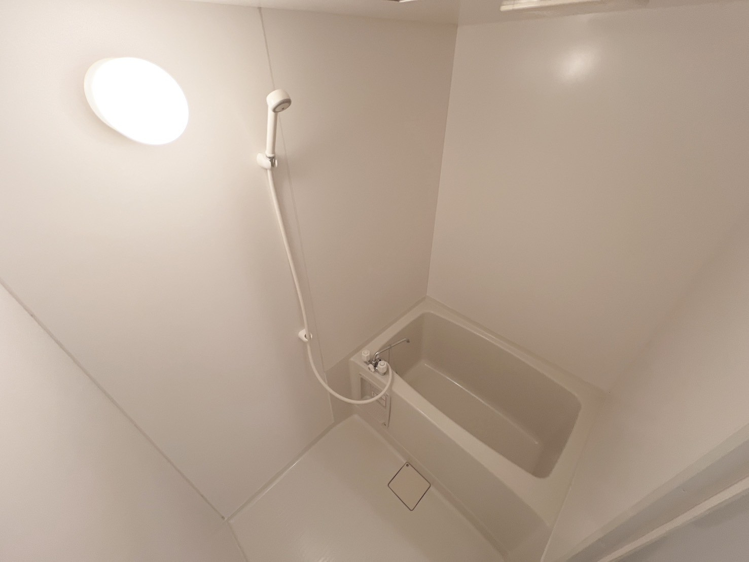 セジュール下長の浴室