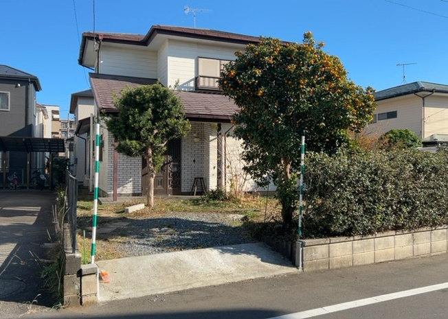 【外観】 | 土地購入を検討されている場合、境界杭がない状態で購入してしまうと境界確定測量をする必要があり、費用がかかります。購入の前に、売主、隣土地所有者立ち合いのもと境界を確定し境界杭を設置するのがベストです。