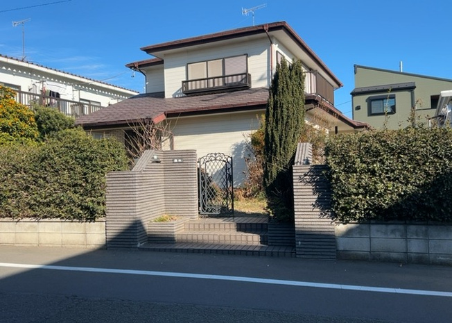 【外観】 | 土地購入を検討されている場合、境界杭がない状態で購入してしまうと境界確定測量をする必要があり、費用がかかります。購入の前に、売主、隣土地所有者立ち合いのもと境界を確定し境界杭を設置するのがベストです。