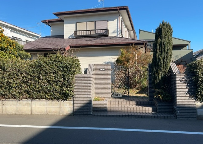 【外観】 | 家を建てる前提で土地を探している場合、地盤の丈夫さは譲れない条件の一つです。地盤が脆弱だと追加工事が必要となります。また、過去に地盤沈下や液状化現象を起こした土地は、できるだけ避けた方がいいでしょう。