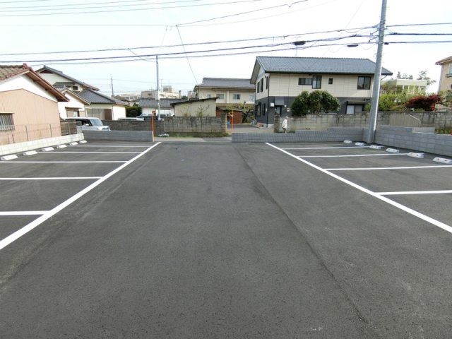 リブリ・Rinの駐車場