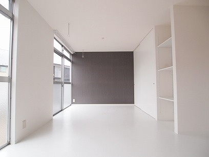 さくらコーポの内装|ゆったり過ごせるリビングです