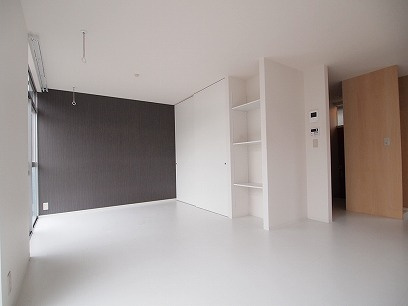 さくらコーポの洋室|ゆったり過ごせるリビングです