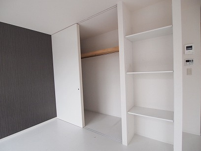 さくらコーポの収納|たっぷりとした収納スペースです