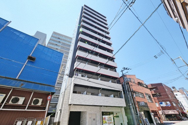 City Lux Nambaの外観