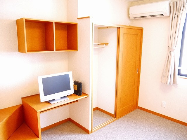 レオパレス伏見Ⅲの居間・リビング|おしゃれな居間です