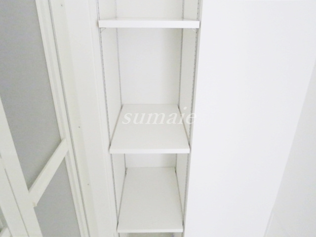 レジェンダリーガーデン赤羽ウェストビューの洗面所|脱衣所にも収納あります！