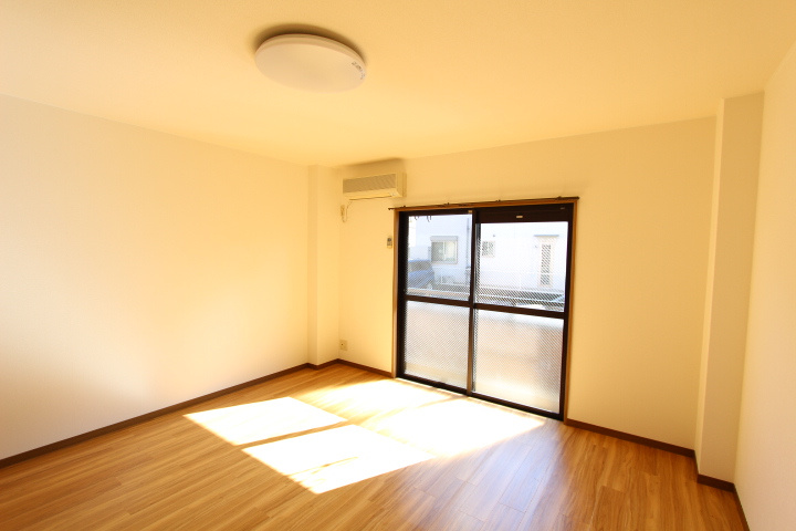 アンソレイエの居間・リビング|ゆったり過ごせる居間です