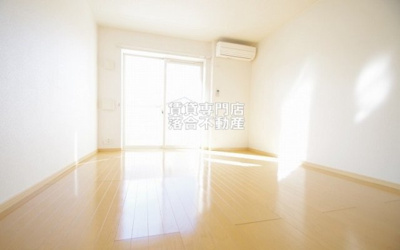 【居間・リビング】 | ソル・レヴェンテGT | 明るくて使いやすいお部屋♪