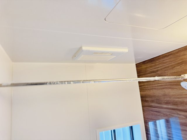 松戸市松戸新築戸建の冷暖房・空調設備|雨の日も安心の浴室乾燥機つき