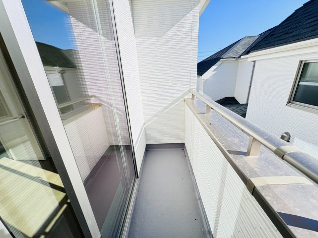 松戸市松戸新築戸建のバルコニー|6帖洋室前バルコニー・南向きで日当たり良好♪