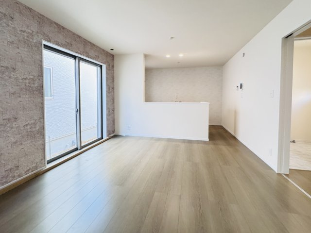 松戸市松戸新築戸建の居間・リビング|16.5帖リビングダイニングキッチン・リビングガス栓付き