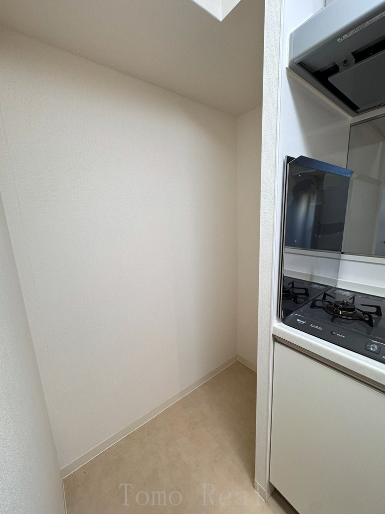 六本木ビュータワーのキッチン|冷蔵庫置場　幅610mm 