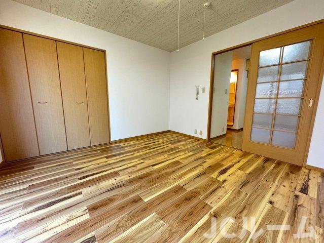 メゾンスバルの居間・リビング|同間取り別の部屋の写真です