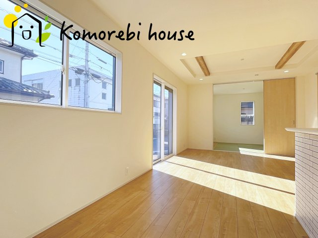 桶川市坂田　11期　新築一戸建て　ブルーミングガーデン　01の居間・リビング|1/10　撮影済み