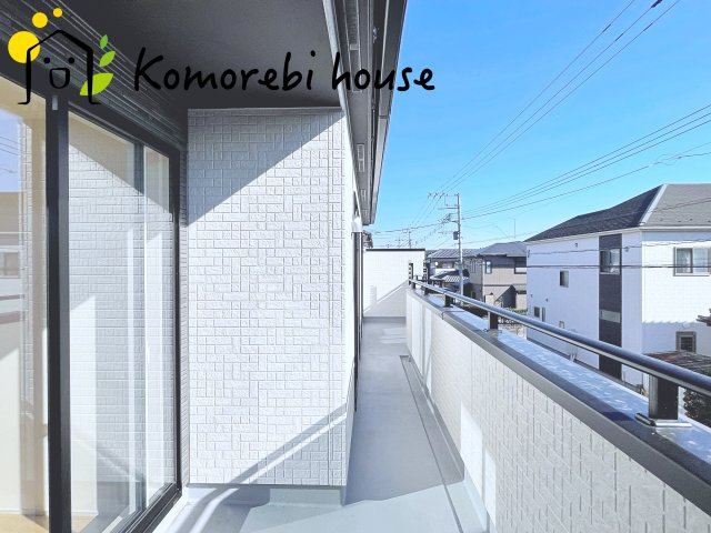 桶川市坂田　11期　新築一戸建て　ブルーミングガーデン　01のバルコニー|1/10　撮影済み