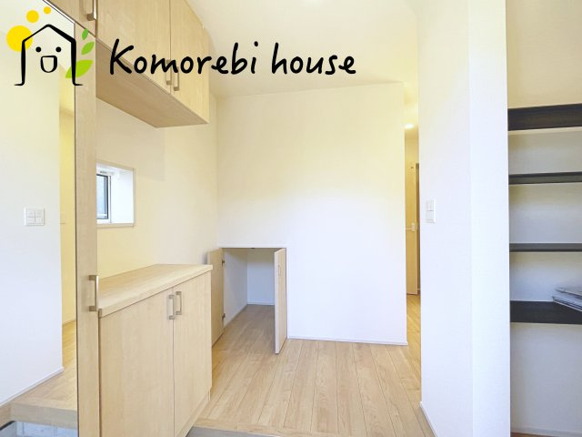 桶川市坂田　11期　新築一戸建て　ブルーミングガーデン　01の玄関|1/10　撮影済み