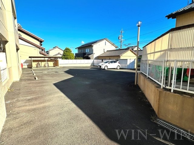 グランドハウス曙の駐車場