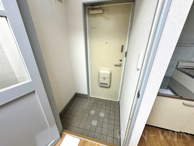 グランドハウス曙の玄関