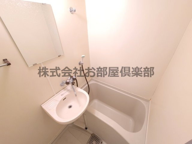 プライマリー久留米大西の浴室|清潔感のあるお風呂です