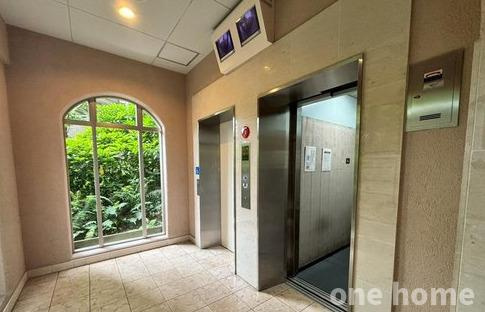 リバーガーデンかしまのその他共用部分|◆エレベーター４基完備！待ち時間のストレス軽減♪
◆防犯カメラが設置され、セキュリティー充実！管理人常駐のマンションです！