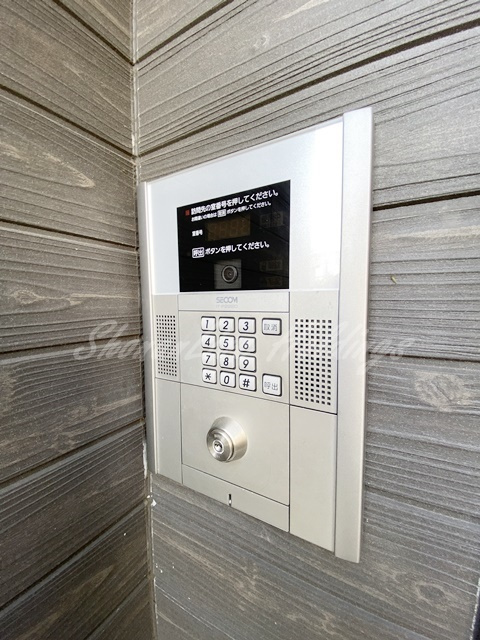 藤沢市湘南台５丁目のアパートのセキュリティ|オートロック完備で防音面も安心♪