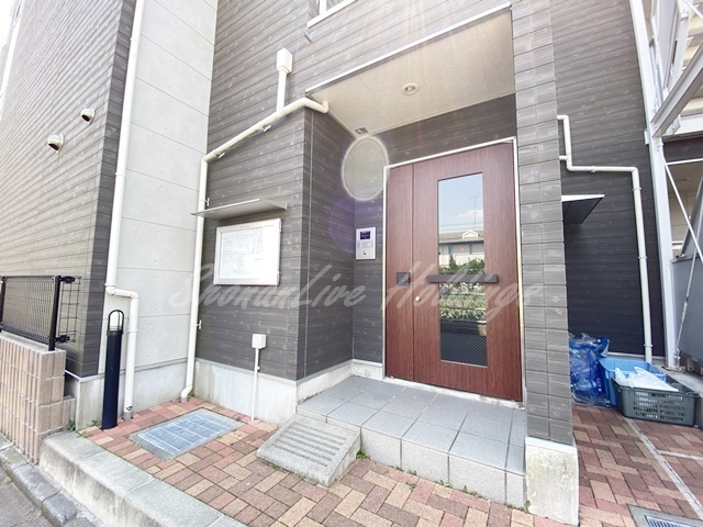 藤沢市湘南台５丁目のアパートのエントランス|毎日通るエントランス♪