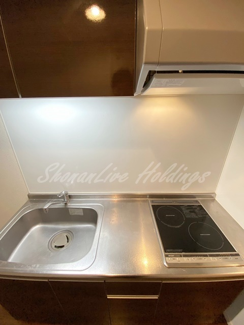 藤沢市湘南台５丁目のアパートのキッチン|IH二口コンロ付き♪